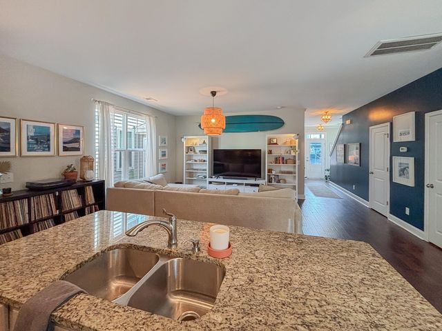 136 Fulmar Place, Charleston, SC 29414