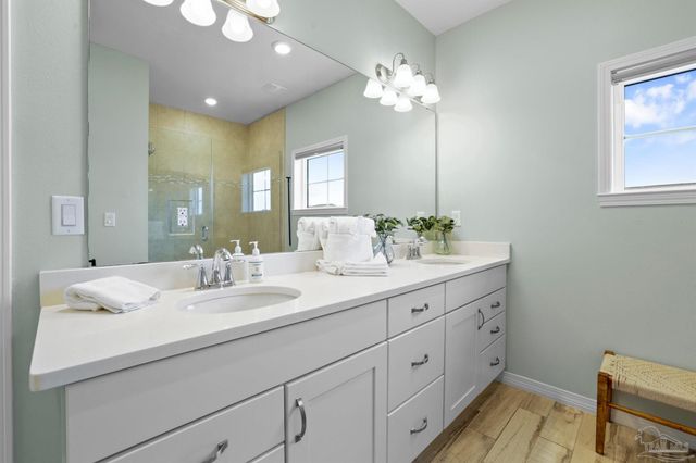 6587 Carlinga Dr, Pensacola, FL 32507