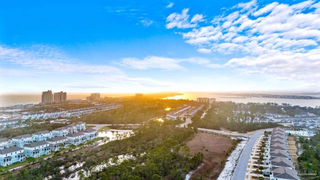 6587 Carlinga Dr, Pensacola, FL 32507