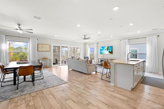 6587 Carlinga Dr, Pensacola, FL 32507