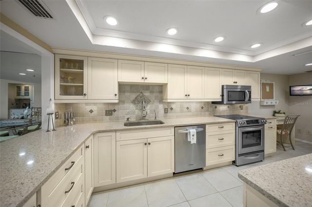 5740 MIDNIGHT PASS ROAD 104F, Sarasota, FL 34242