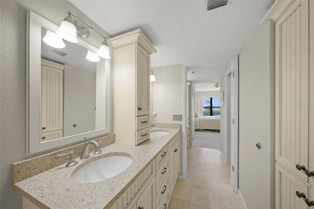5740 MIDNIGHT PASS ROAD 104F, Sarasota, FL 34242