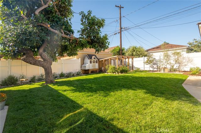 5037 Faust, Lakewood, CA 90713