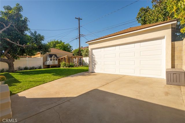 5037 Faust, Lakewood, CA 90713