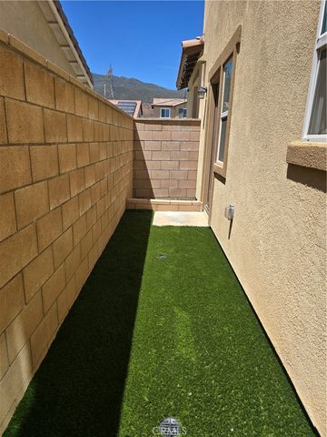 15547 Kings Peak, Fontana, CA 92336