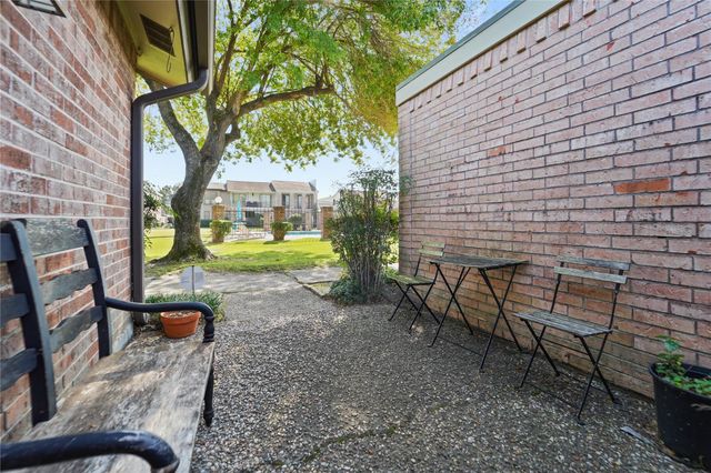 1314 Town Circle 1, Baytown, TX 77520