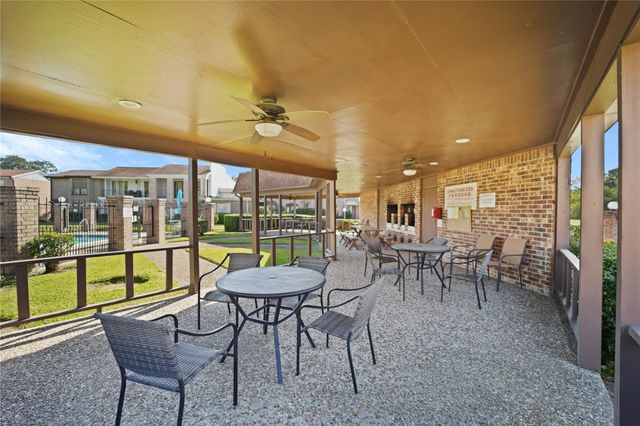 1314 Town Circle 1, Baytown, TX 77520