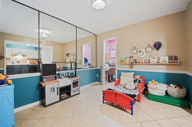 1314 Town Circle 1, Baytown, TX 77520