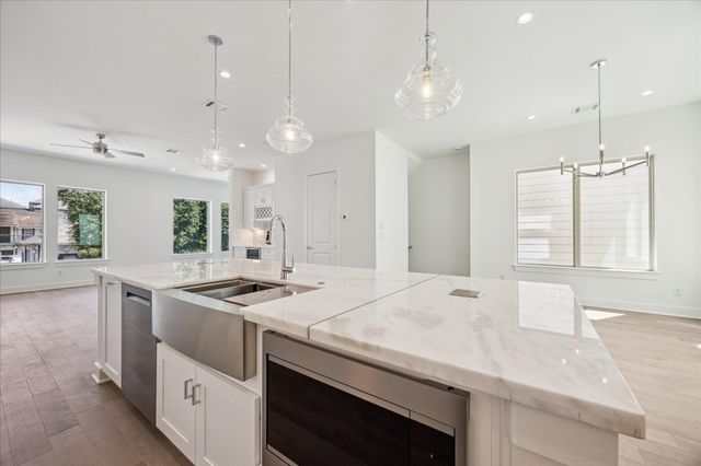 1607 Roy Street, Houston, TX 77007