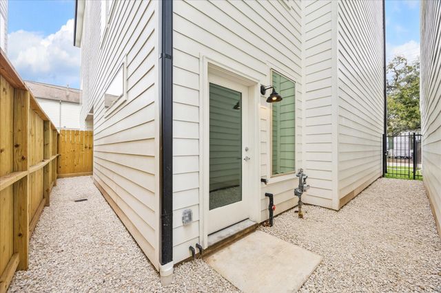 1607 Roy Street, Houston, TX 77007