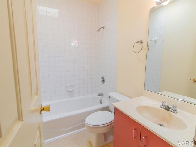 2328 S 9th Street, St Louis, MO 63104