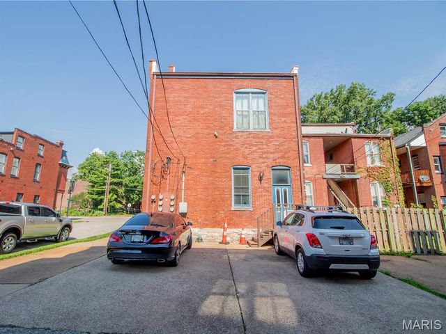2328 S 9th Street, St Louis, MO 63104