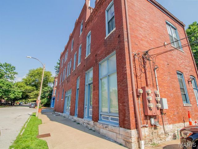 2328 S 9th Street, St Louis, MO 63104