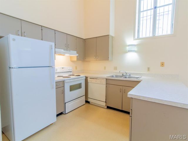 2328 S 9th Street, St Louis, MO 63104