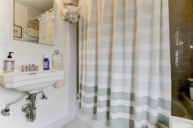 6911 Valmont Street, Tujunga, CA 91042