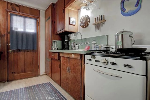 6911 Valmont Street, Tujunga, CA 91042