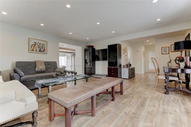 6911 Valmont Street, Tujunga, CA 91042