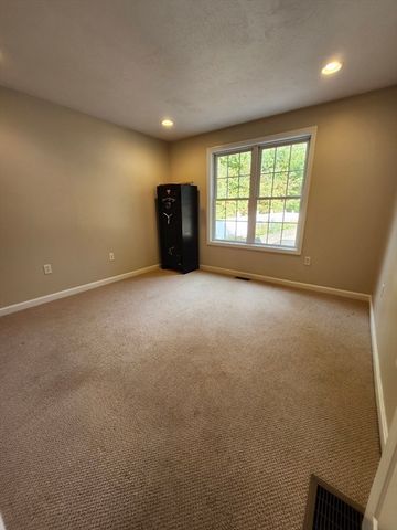 20 Woodridge Rd, Millbury, MA 01527