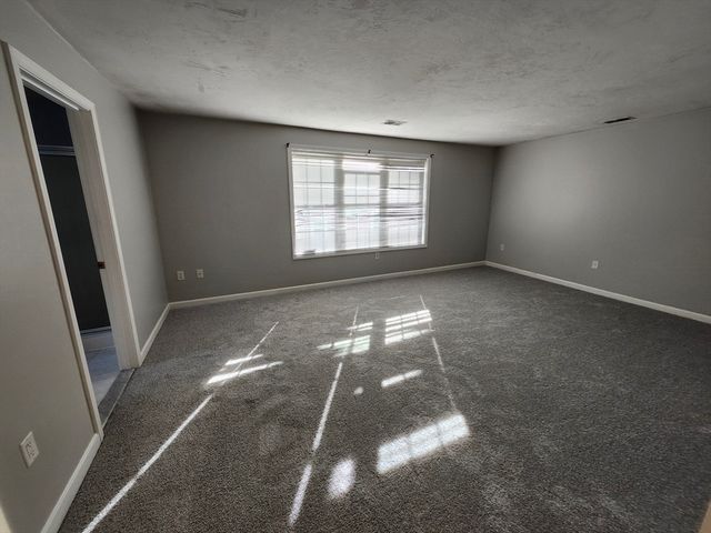 20 Woodridge Rd, Millbury, MA 01527