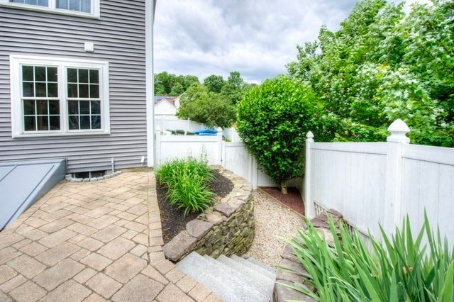 20 Woodridge Rd, Millbury, MA 01527