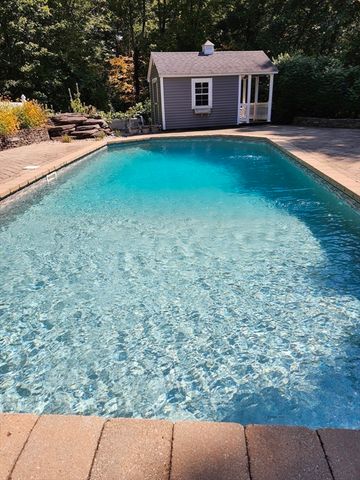 20 Woodridge Rd, Millbury, MA 01527