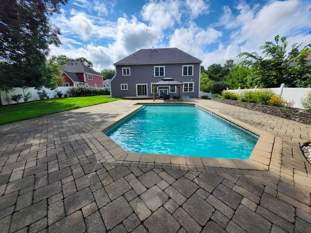 20 Woodridge Rd, Millbury, MA 01527