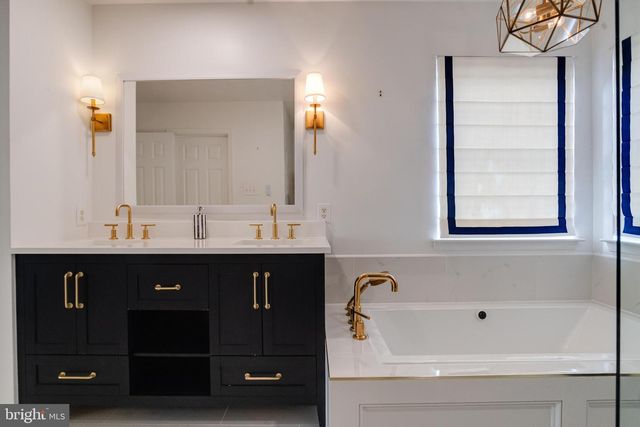 5032 SPRINGHOUSE CIR, Baltimore, MD 21237