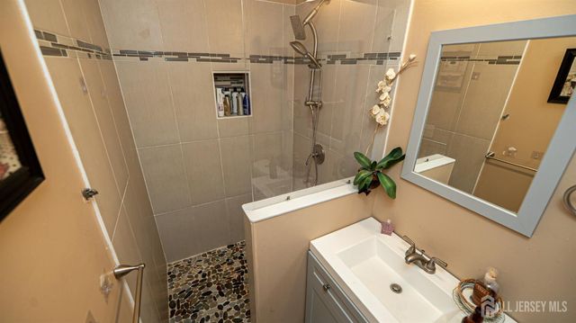 16 Biesiada Court, Sayreville, NJ 08859