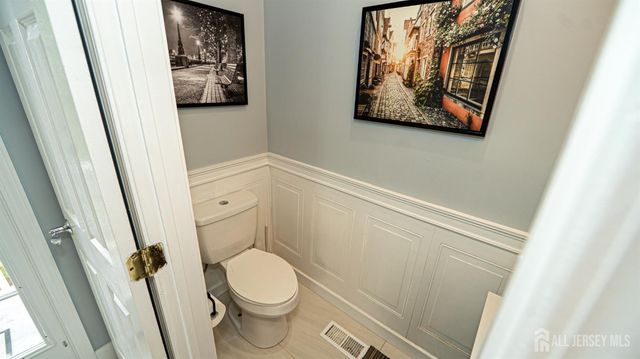 16 Biesiada Court, Sayreville, NJ 08859
