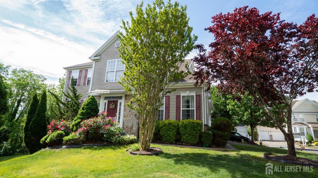 16 Biesiada Court, Sayreville, NJ 08859