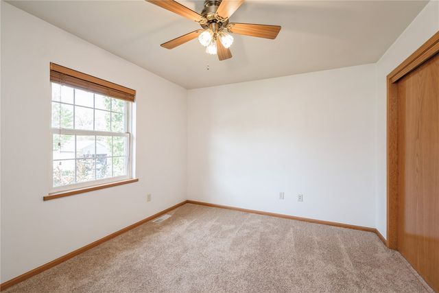 2622 Navajo Ave SW, Cedar Rapids, IA 52404