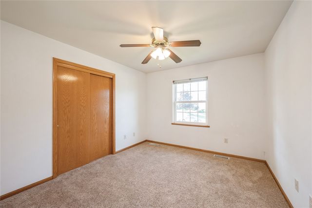 2622 Navajo Ave SW, Cedar Rapids, IA 52404