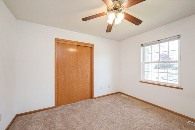 2622 Navajo Ave SW, Cedar Rapids, IA 52404