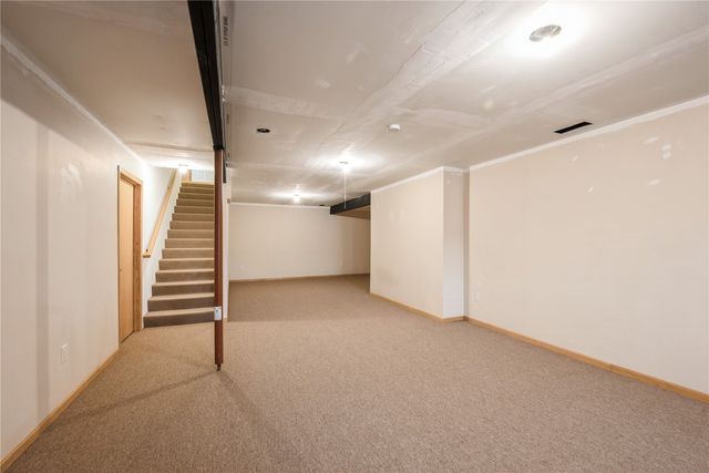 2622 Navajo Ave SW, Cedar Rapids, IA 52404