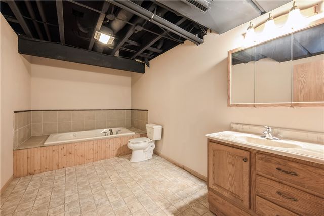 2622 Navajo Ave SW, Cedar Rapids, IA 52404