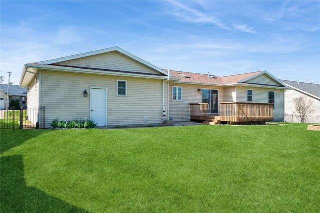 2622 Navajo Ave SW, Cedar Rapids, IA 52404