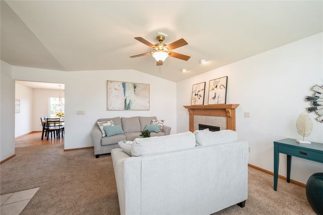 2622 Navajo Ave SW, Cedar Rapids, IA 52404