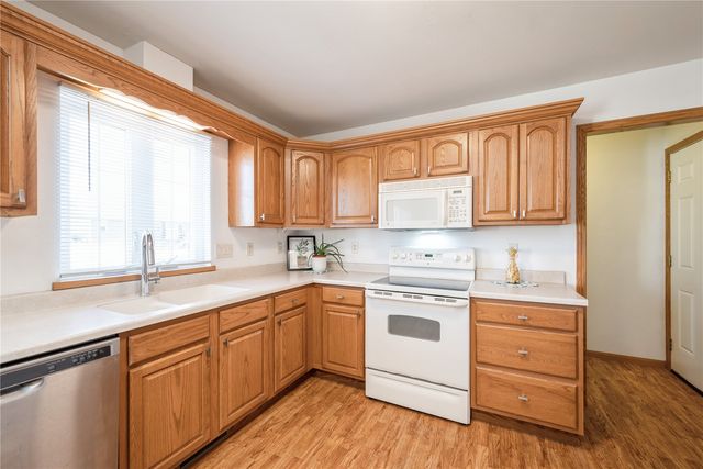 2622 Navajo Ave SW, Cedar Rapids, IA 52404