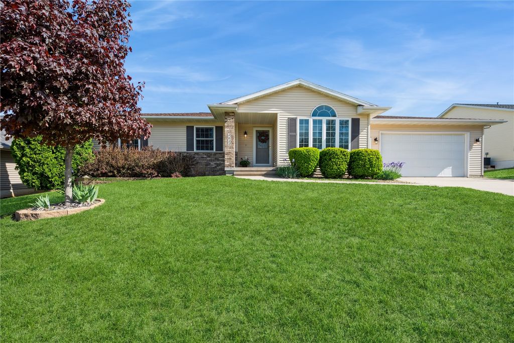 2622 Navajo Ave SW, Cedar Rapids, IA 52404