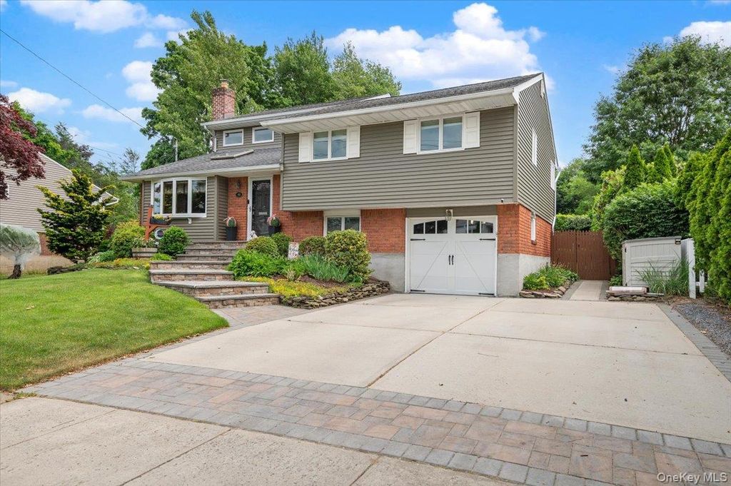 40 Sherman Drive, Syosset, NY 11791