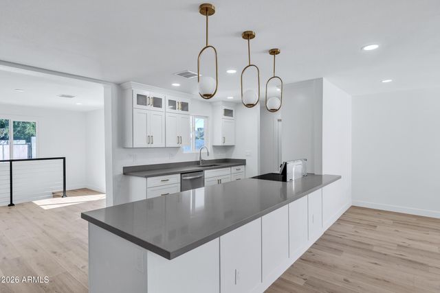 1266 E LA JOLLA Drive, Tempe, AZ 85282