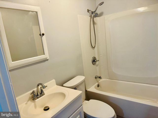 8134 MID HAVEN RD, Dundalk, MD 21222