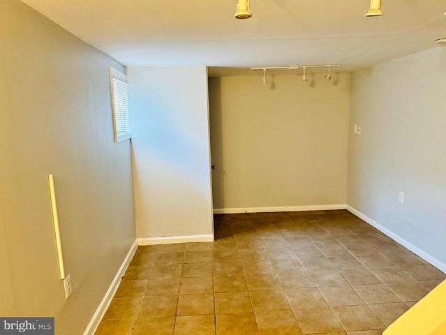 8134 MID HAVEN RD, Dundalk, MD 21222