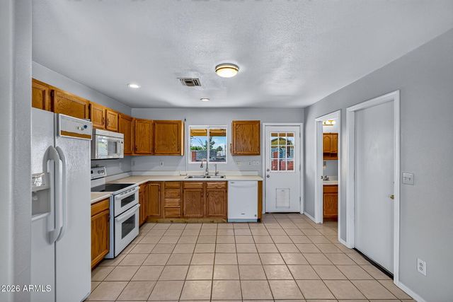 8995 W SANTA CRUZ Boulevard, Arizona City, AZ 85123