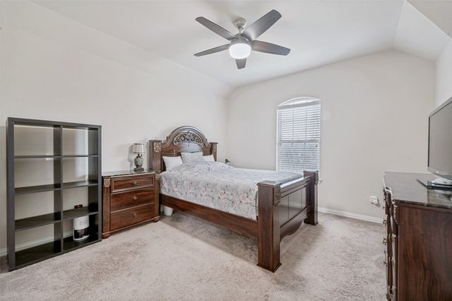 824 Water Garden Circle, Little Elm, TX 75068