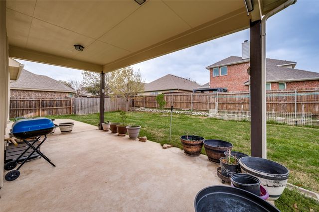 824 Water Garden Circle, Little Elm, TX 75068