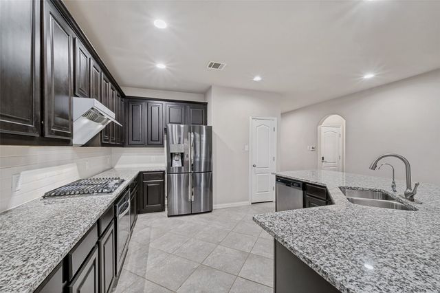 824 Water Garden Circle, Little Elm, TX 75068