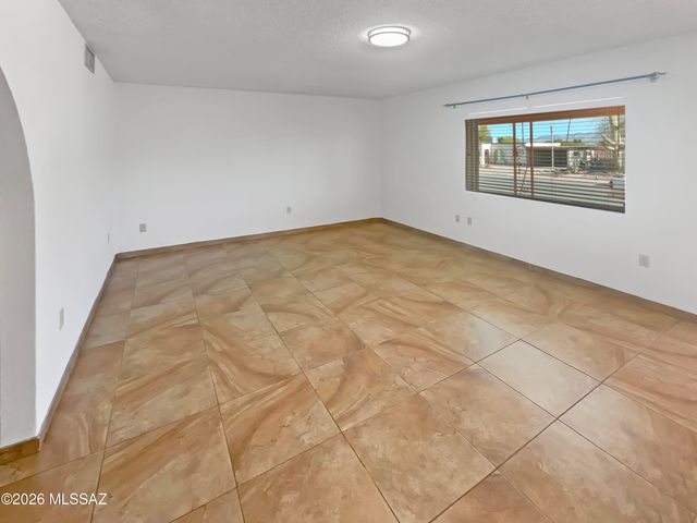 2016 S San Vincent Drive, Green Valley, AZ 85614