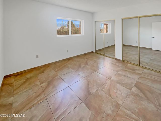 2016 S San Vincent Drive, Green Valley, AZ 85614