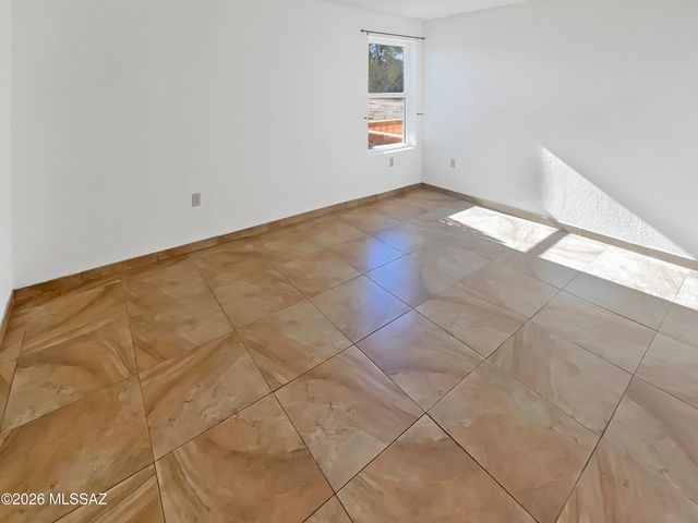 2016 S San Vincent Drive, Green Valley, AZ 85614